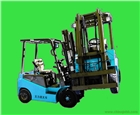 2噸電動(dòng)叉車  食品廠冷庫(kù) 龍力德帶側(cè)移電動(dòng)叉車